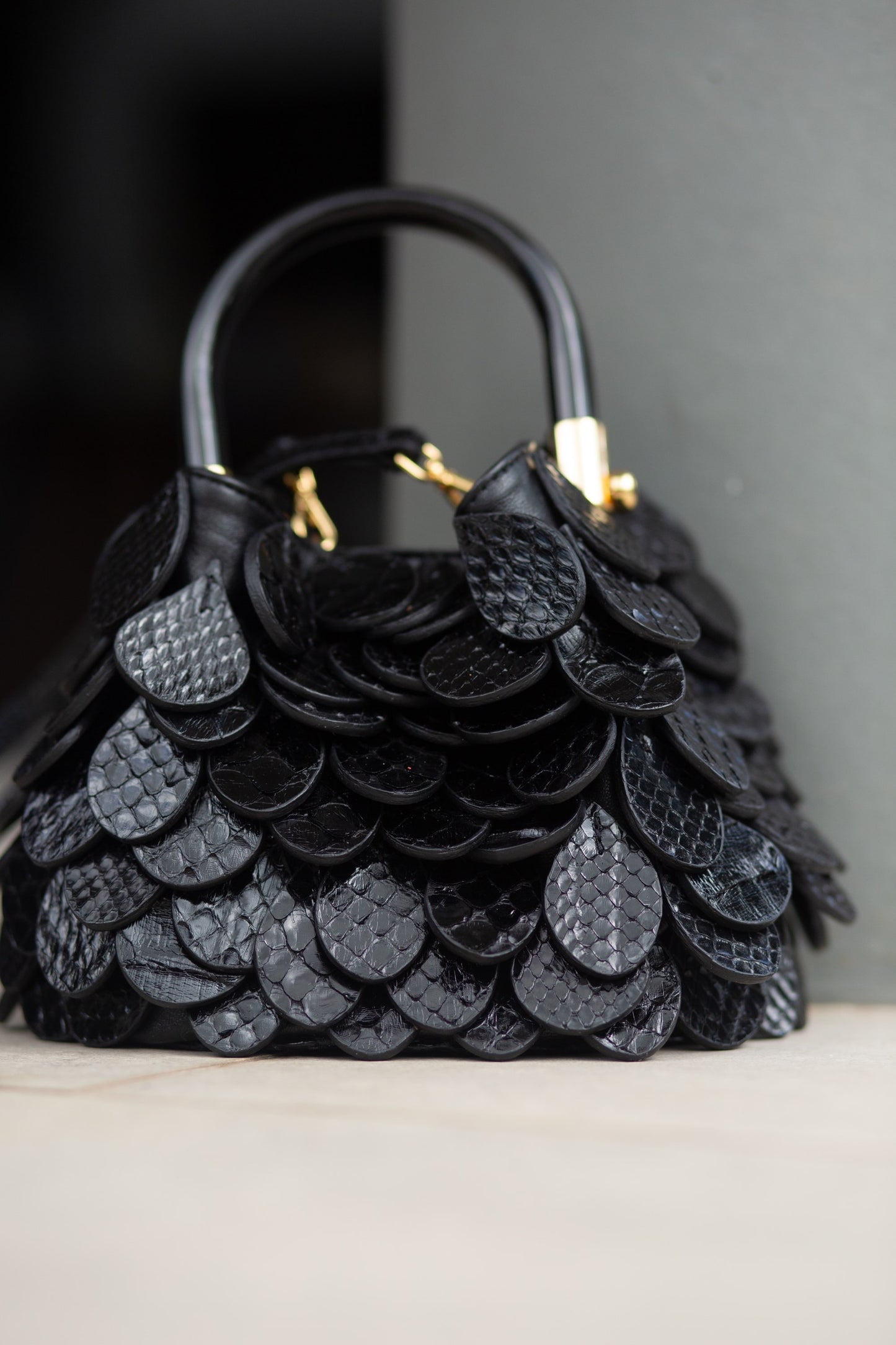 Bolsa Petála | Couro de Python | Preta