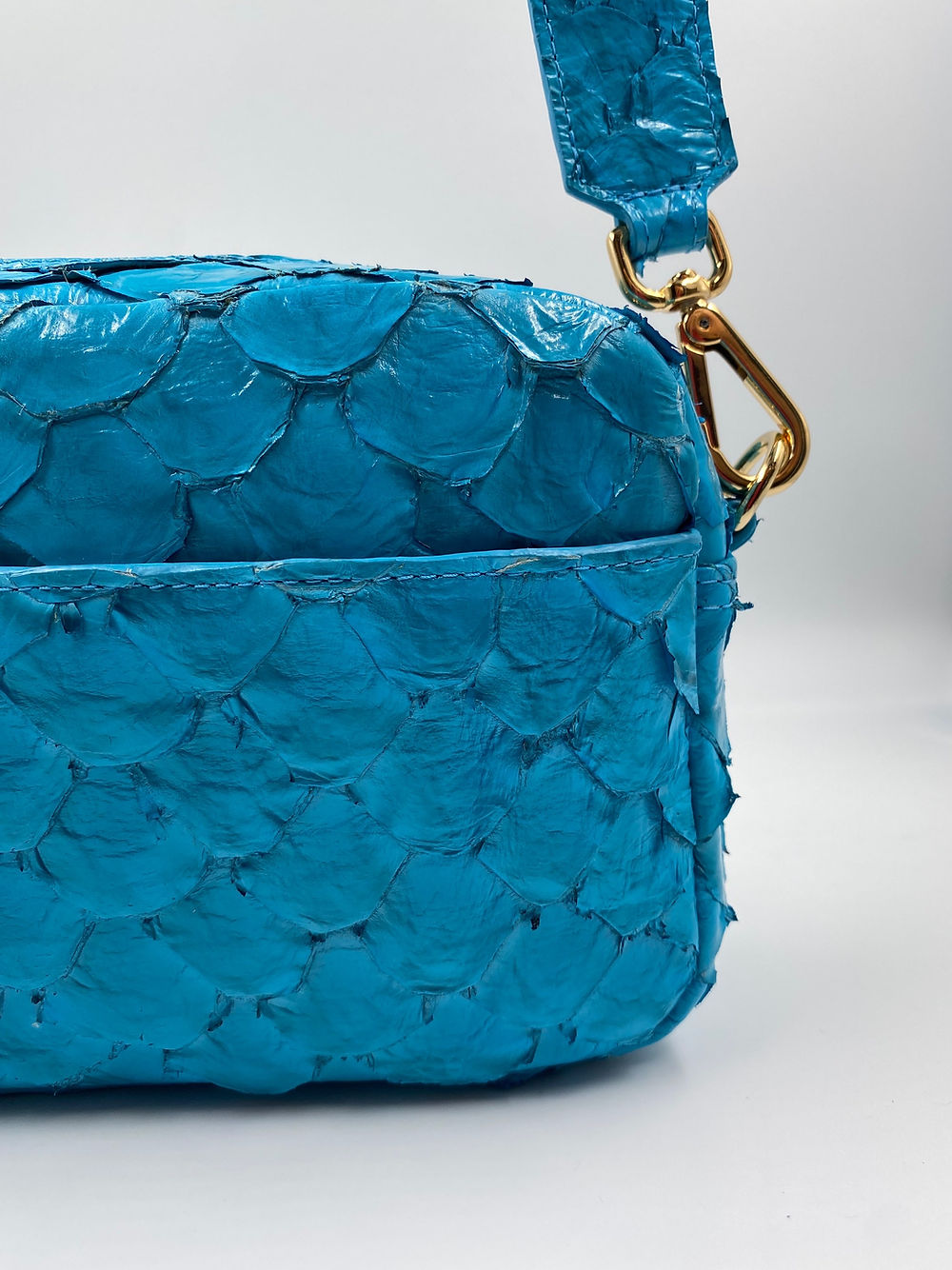 Bolsa Alice M | Couro de Pirarucu | Azul