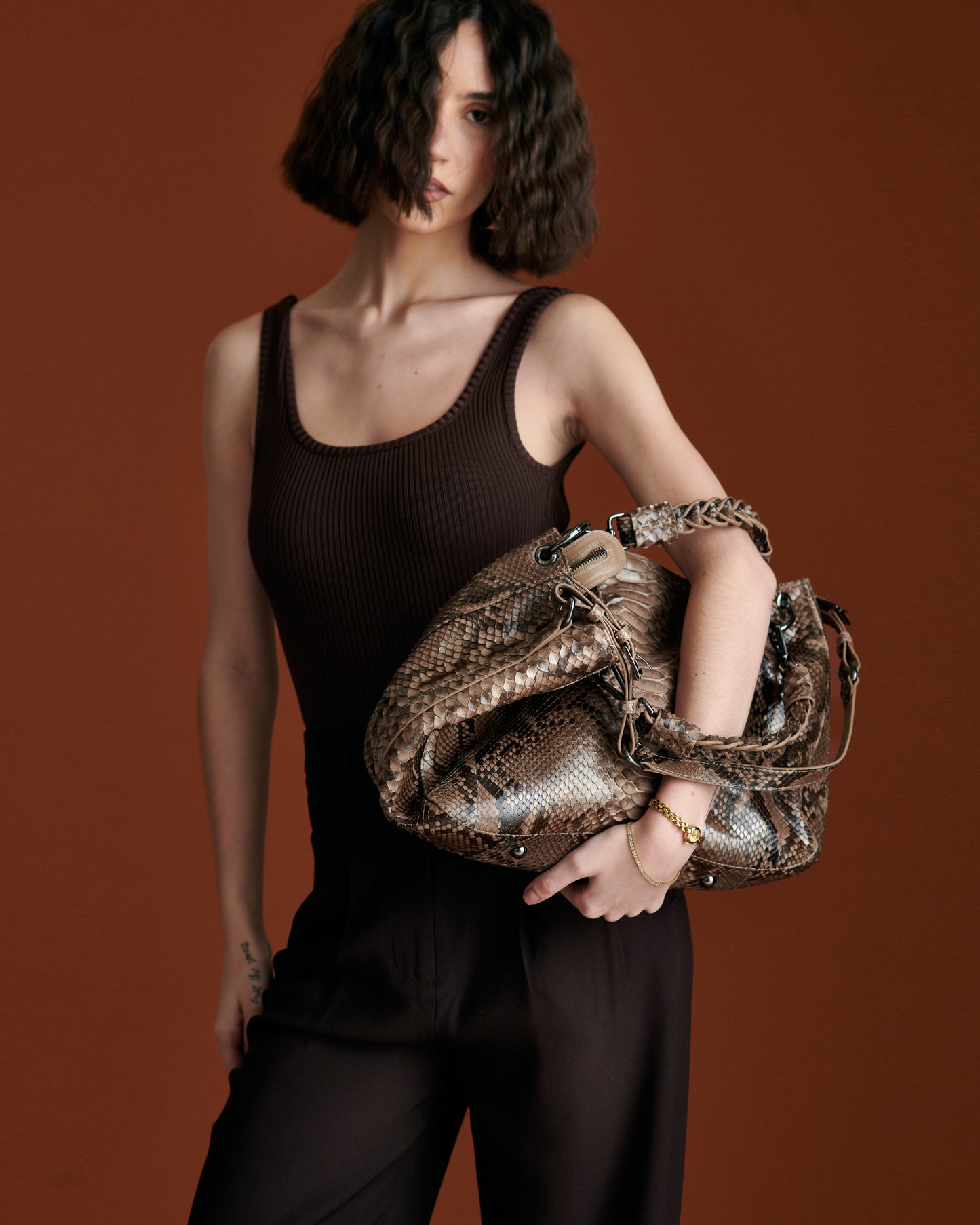 Bolsa Livian | Couro Python Artesanal | Marrom