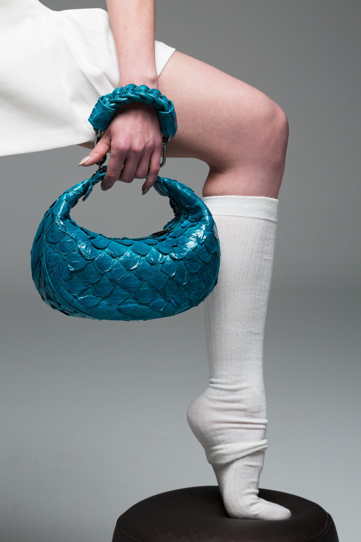 Bolsa Marcela P | Couro de Pirarucu | Azul Turquesa
