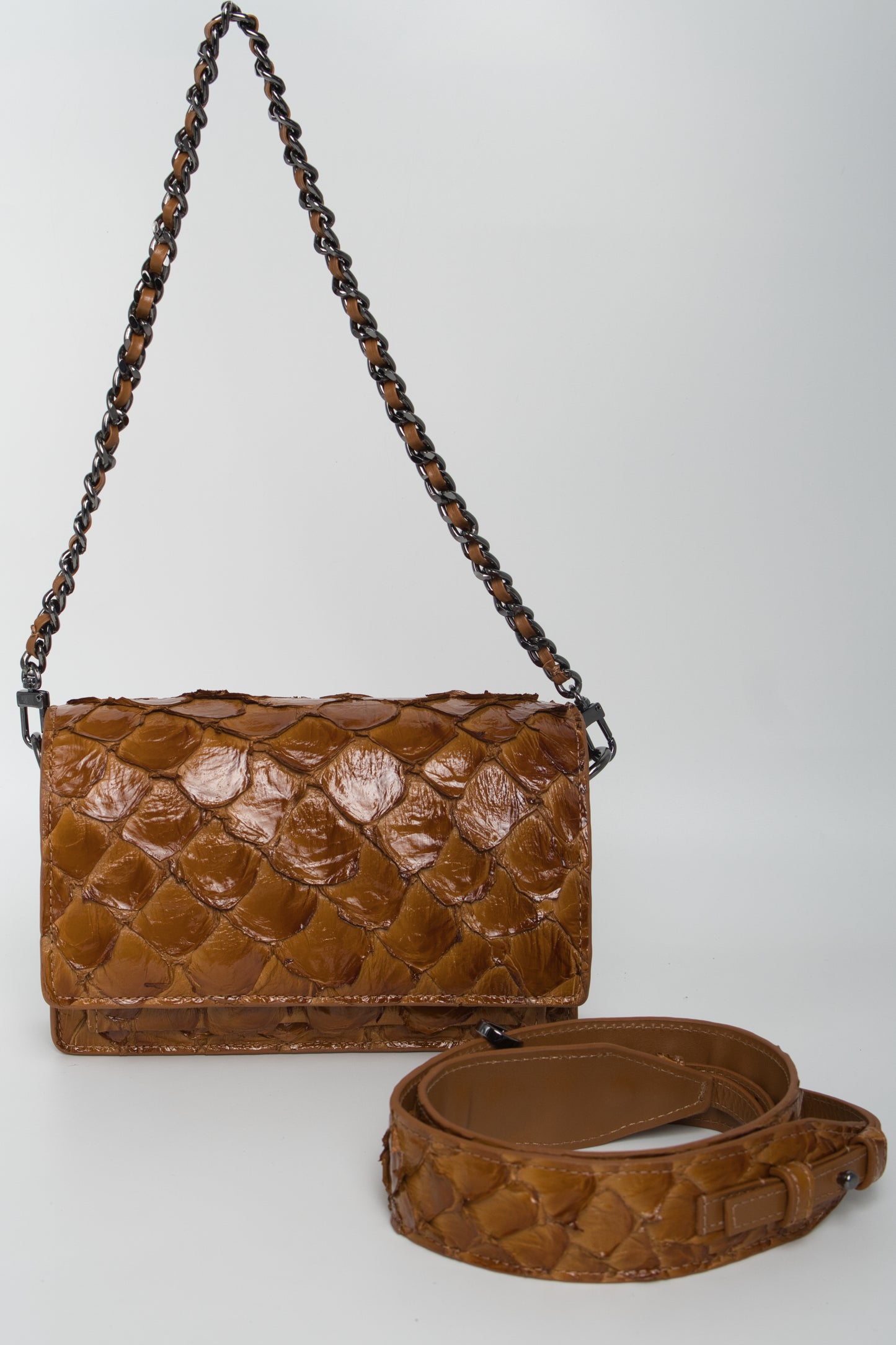 Bolsa Olívia | Couro de Pirarucu | Caramelo