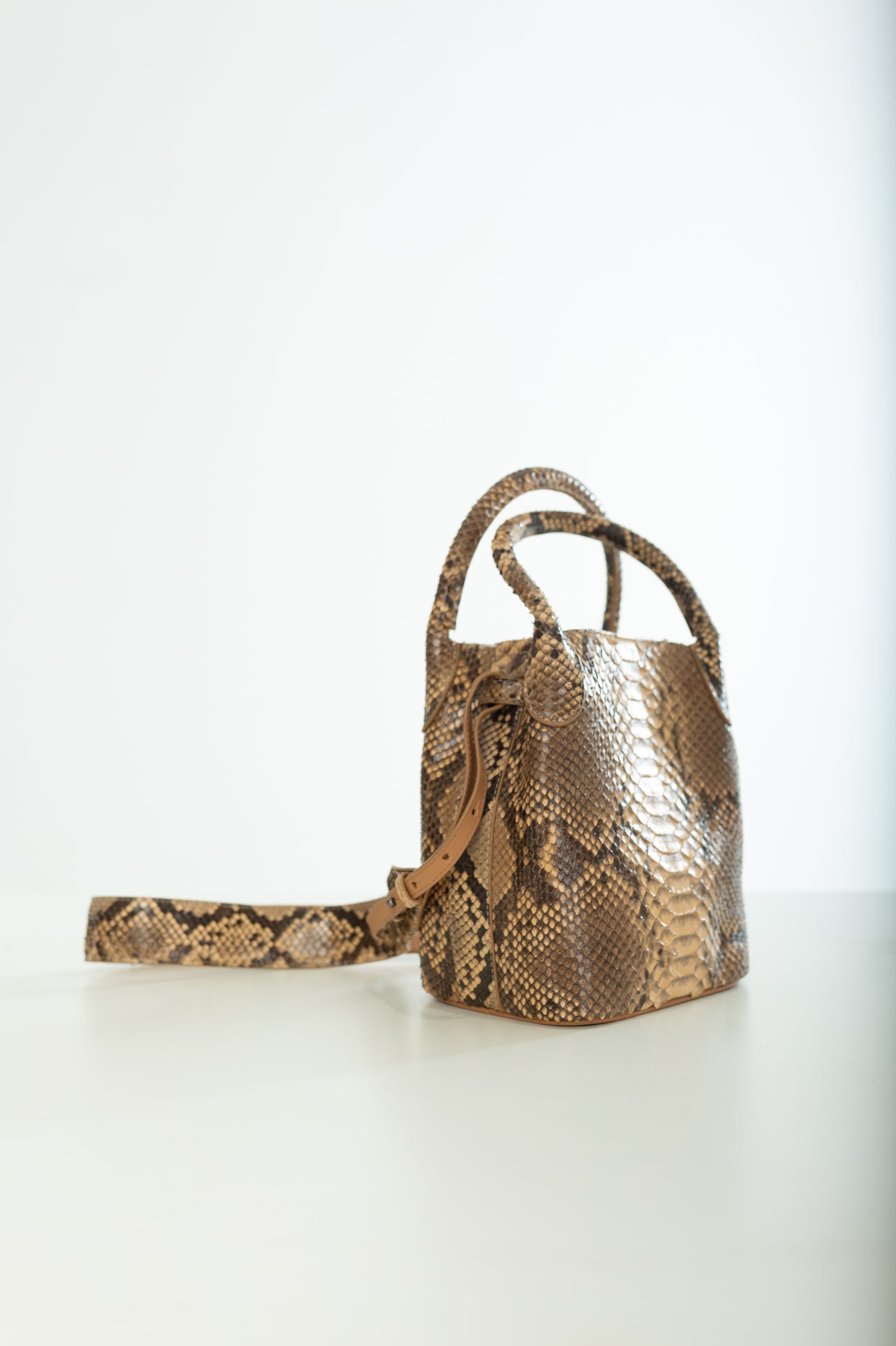 Bolsa Teca | Couro de Python Artesanal | Bege