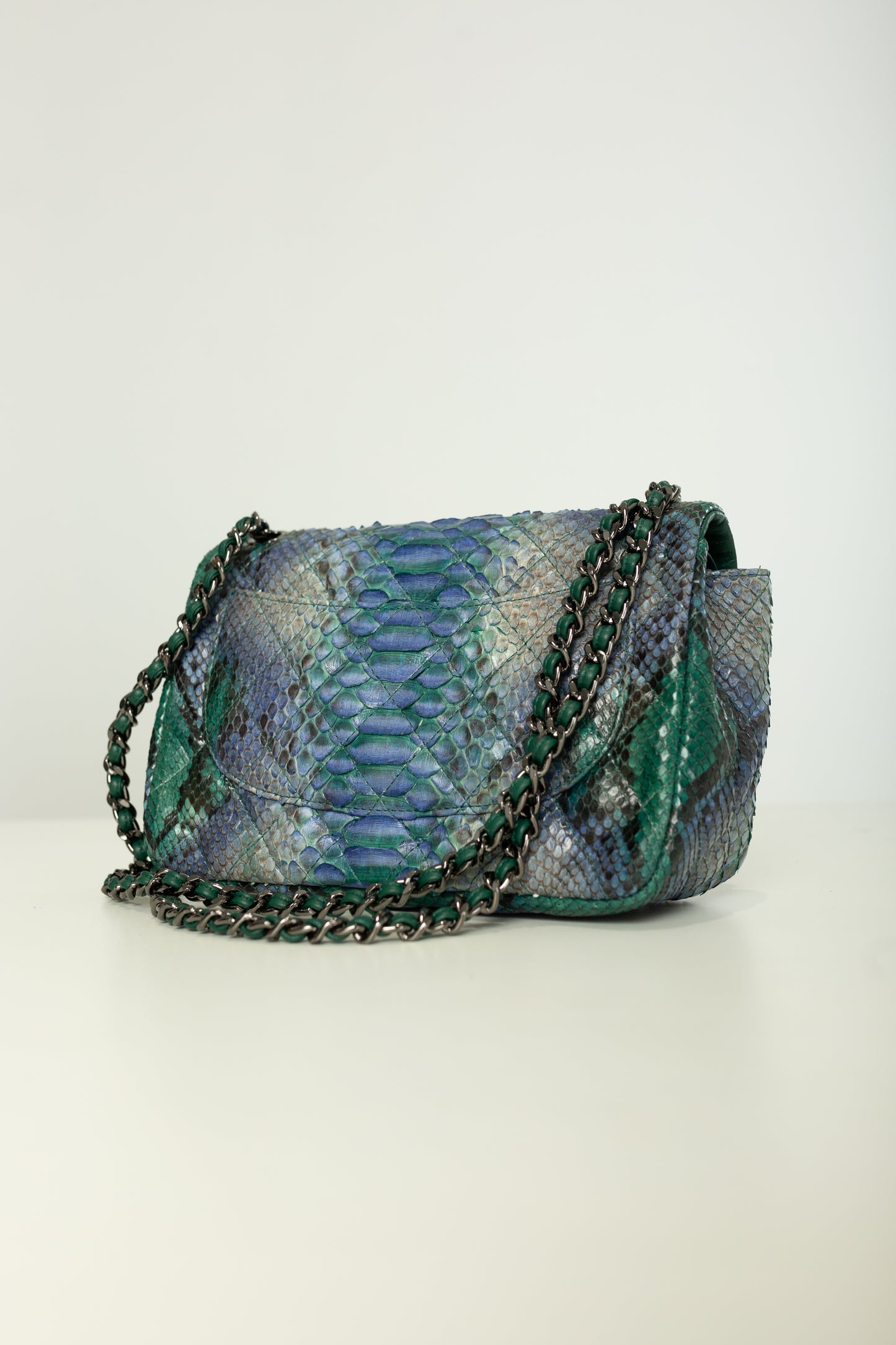 Bolsa Gabi M | Couro de Python Artesanal | Verde