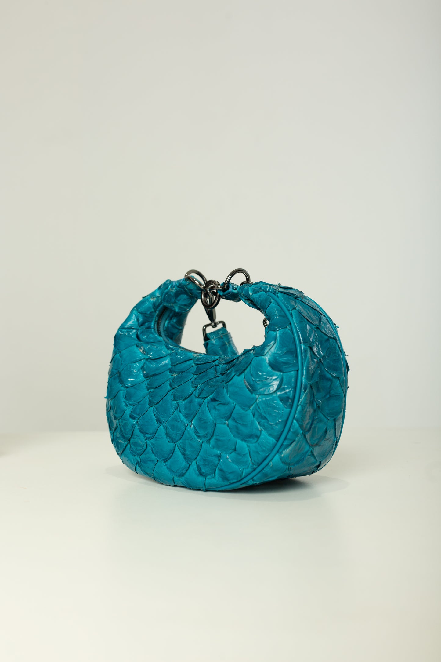 Bolsa Marcela P | Couro de Pirarucu | Azul Turquesa