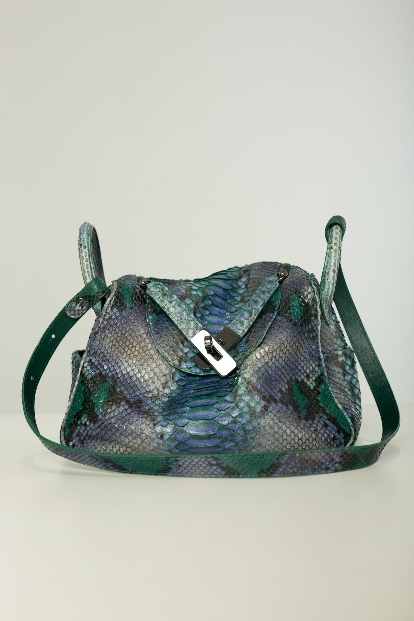 Bolsa Vera | Couro de Python Artesanal | Verde