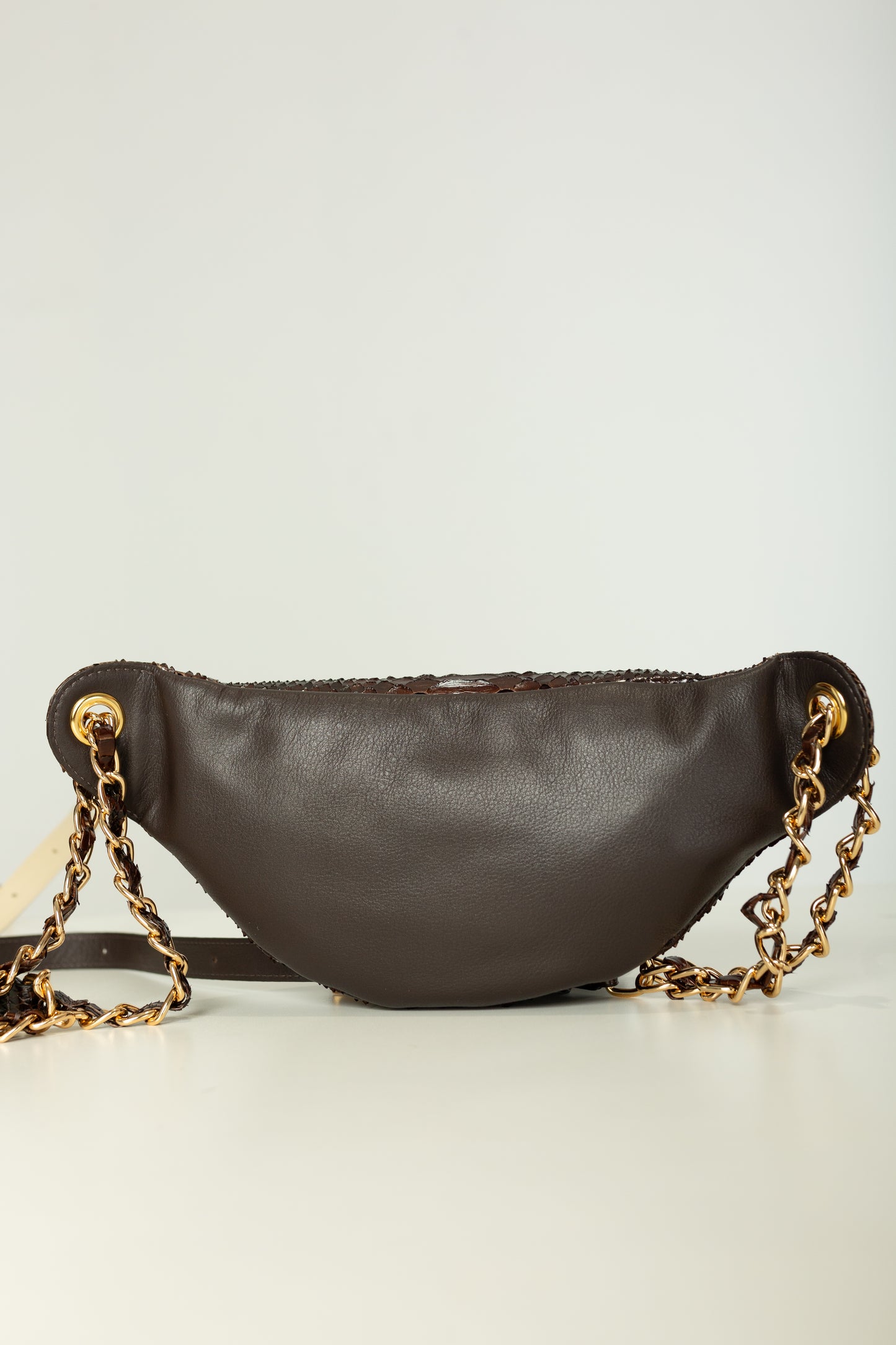 Pochete Lu | Couro de Python | Marrom | Ferragem Dourada