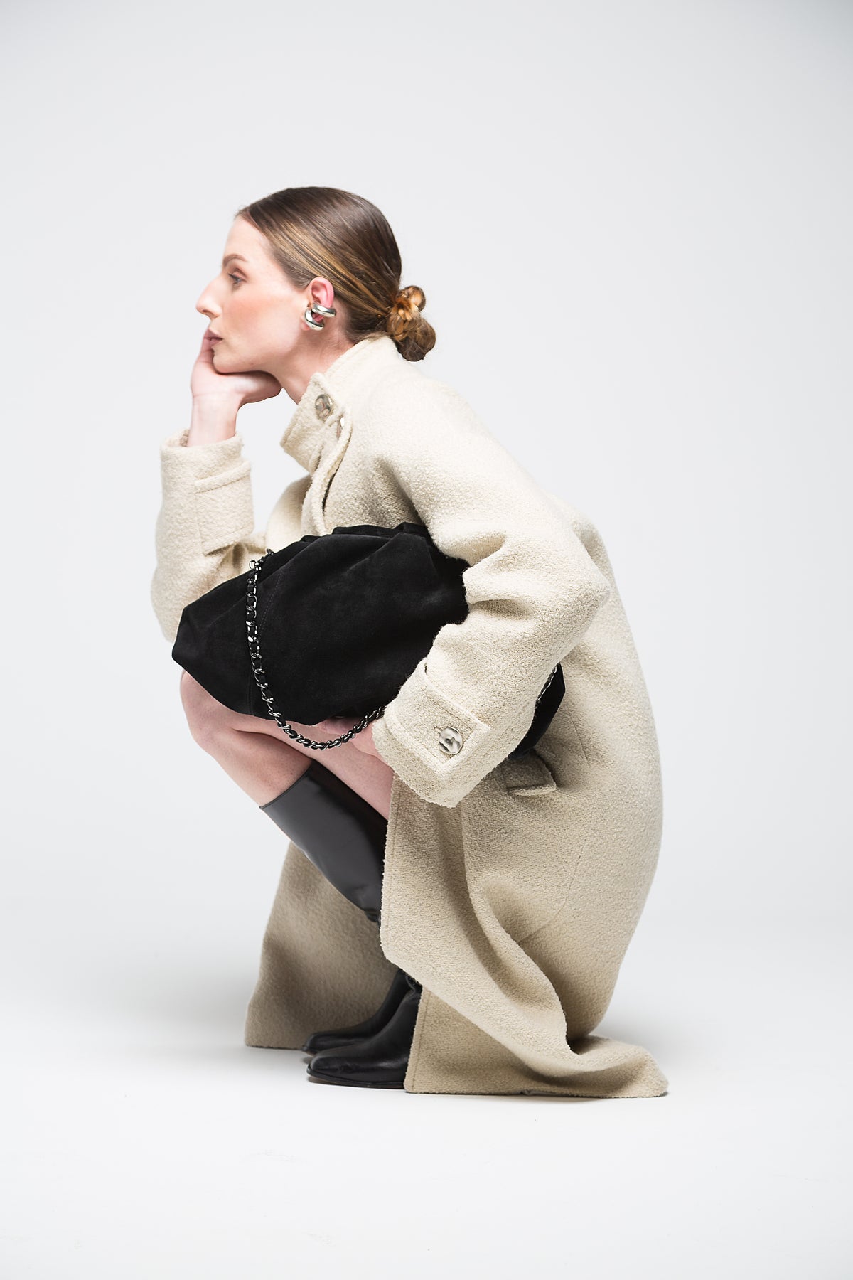 Bolsa Tanara | Camurça | Preta | Ferragem Ônix