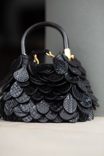 Bolsa Petála | Couro de Python | Preta