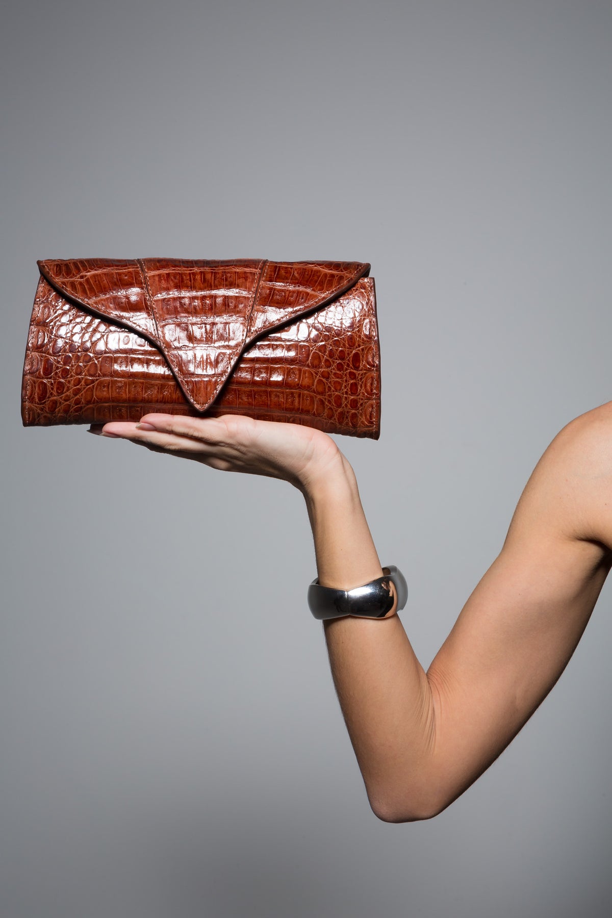 Clutch Clara | Couro de Jacaré | Caramelo