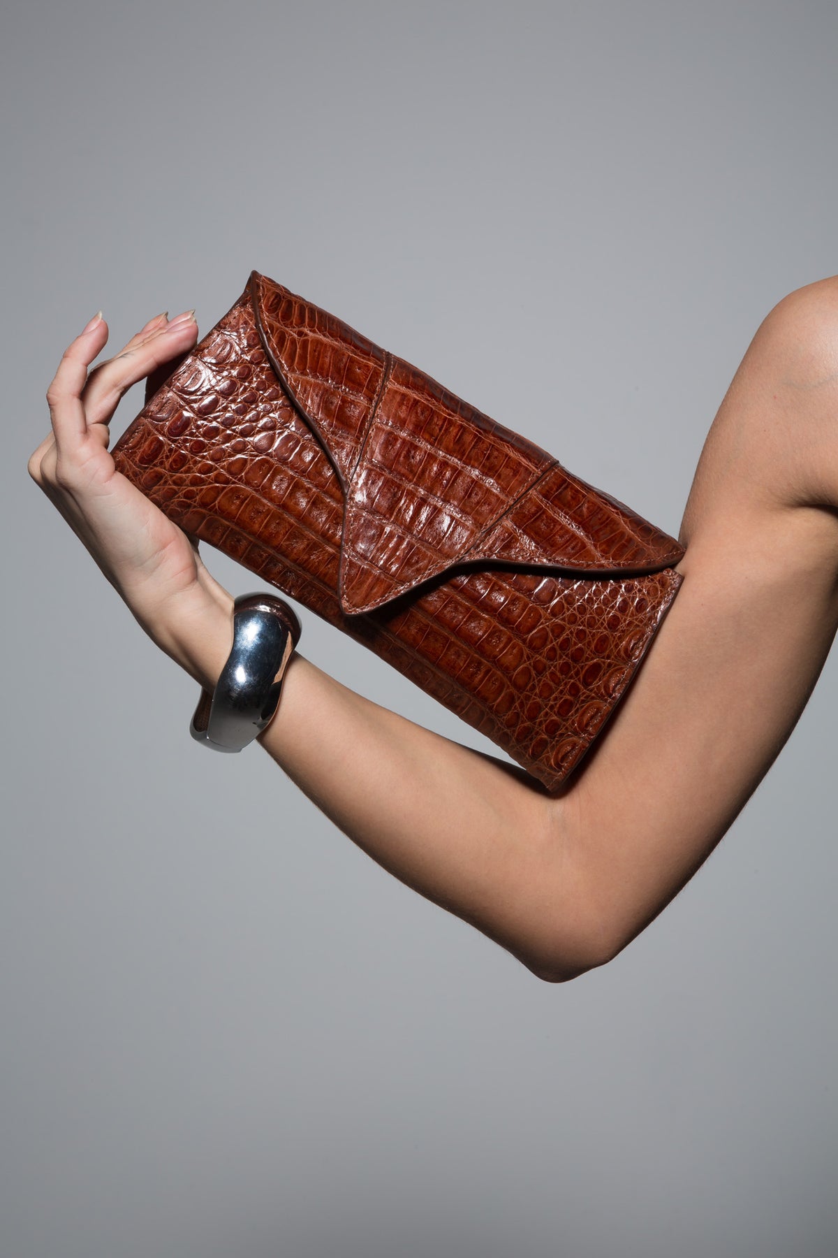 Clutch Clara | Couro de Jacaré | Caramelo