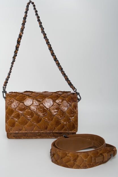 Bolsa Olívia | Couro de Pirarucu | Caramelo