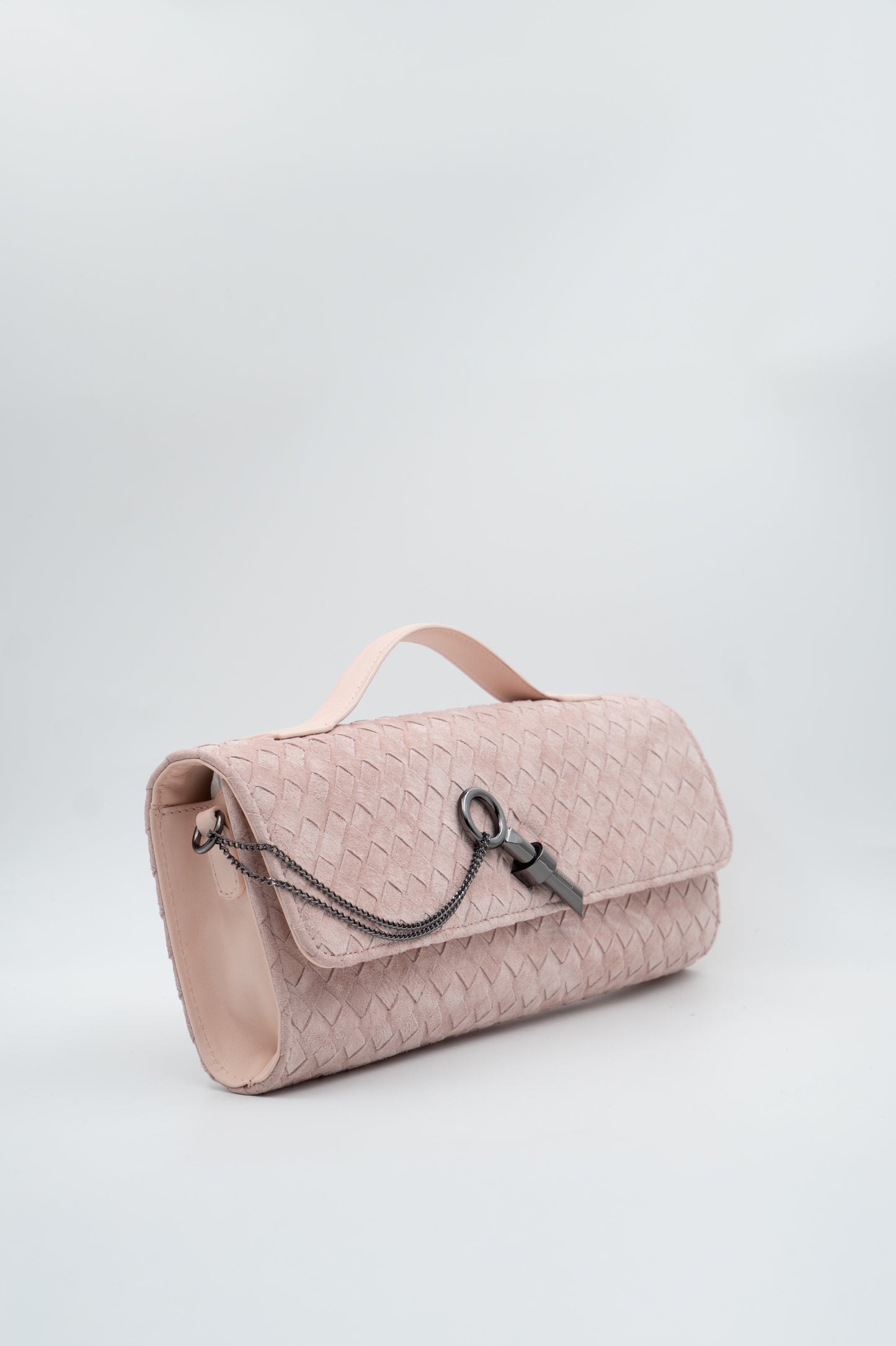 Bolsa Indiara | Couro Camurça Tressê | Rosé com Ferragem Grafite