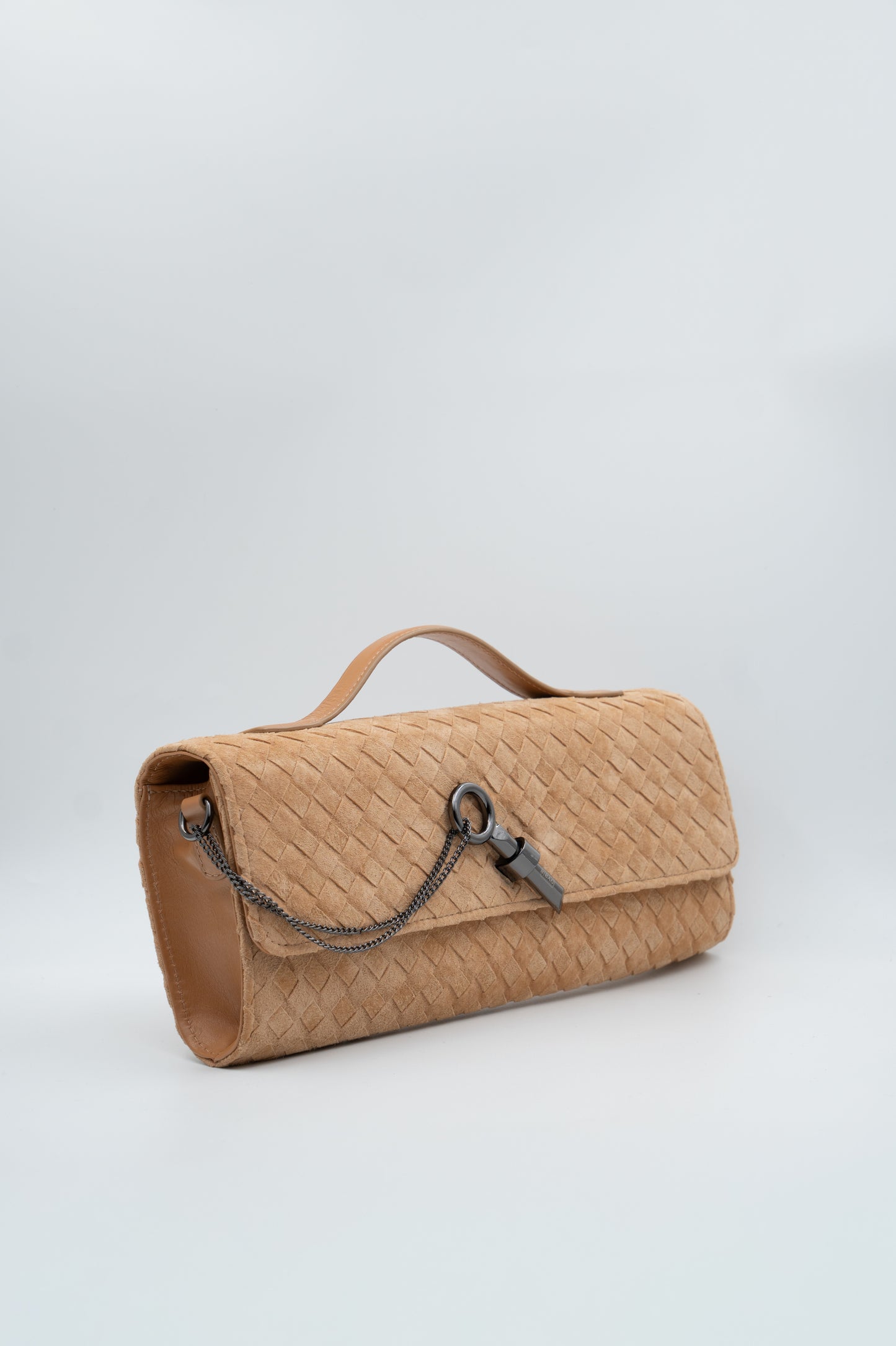 Bolsa Indiara | Couro Camurça Tressê | caramelo claro com Ferragem Grafite