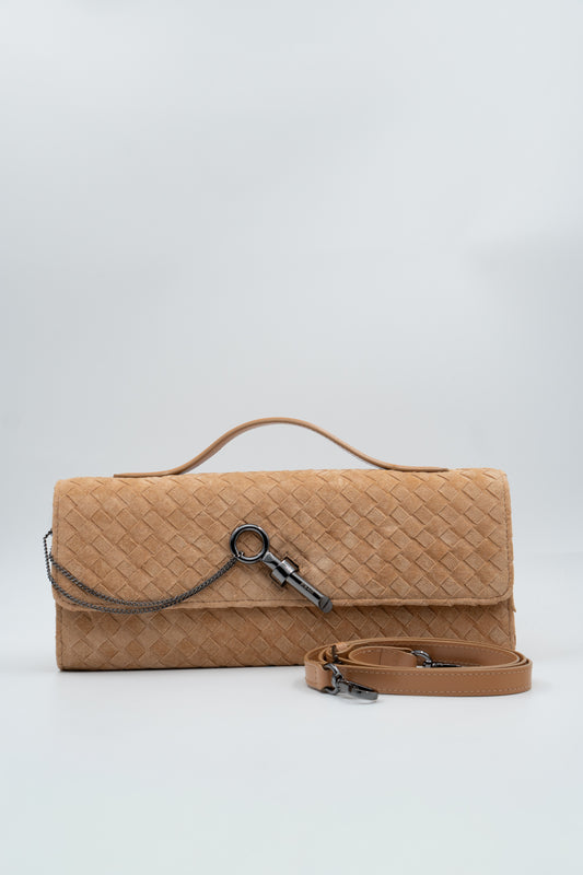 Bolsa Indiara | Couro Camurça Tressê | caramelo claro com Ferragem Grafite