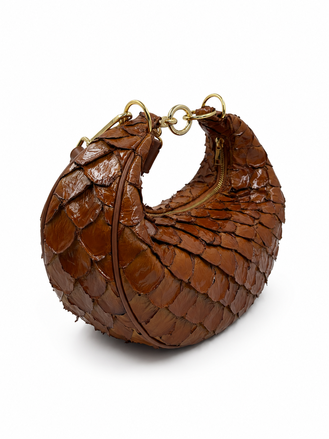 Bolsa Marcela P | Couro de Pirarucu | Caramelo | Ferragem Dourada