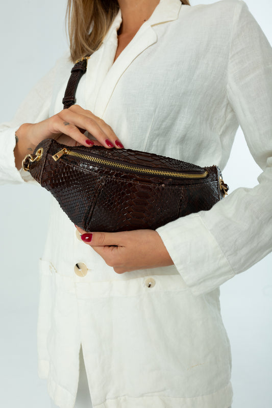 Pochete Lu | Couro de Python | Marrom | Ferragem Dourada