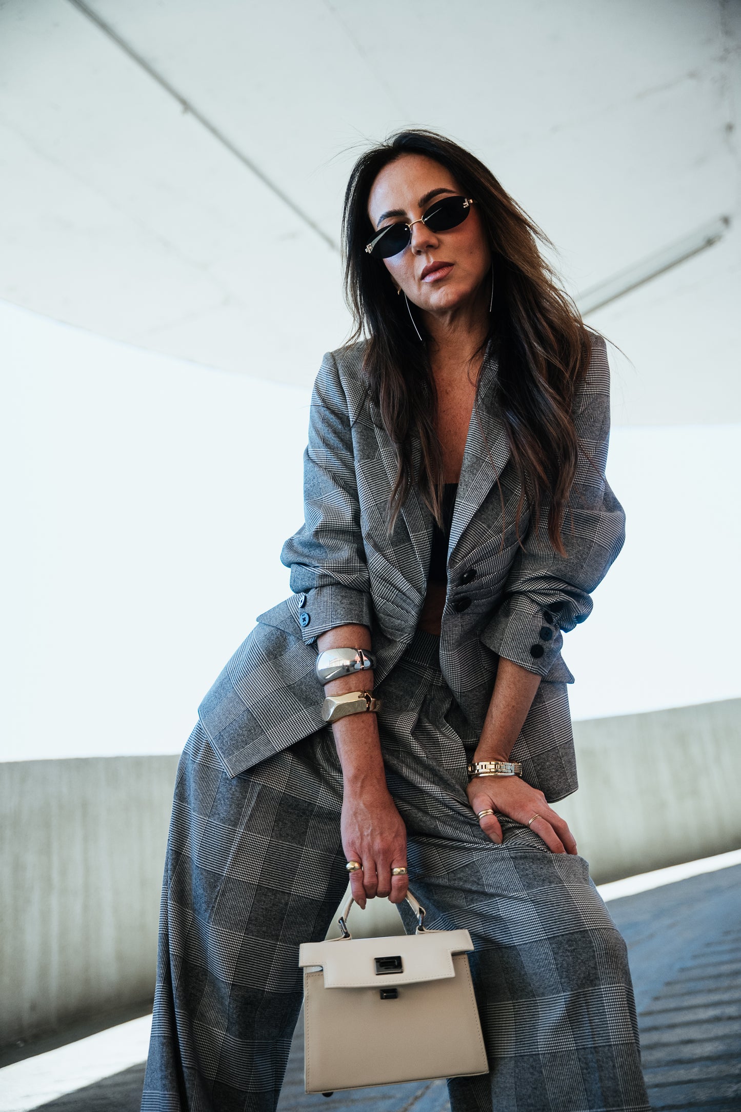 Bolsa Cris | Couro Box | Off White com Ferragem Dourada