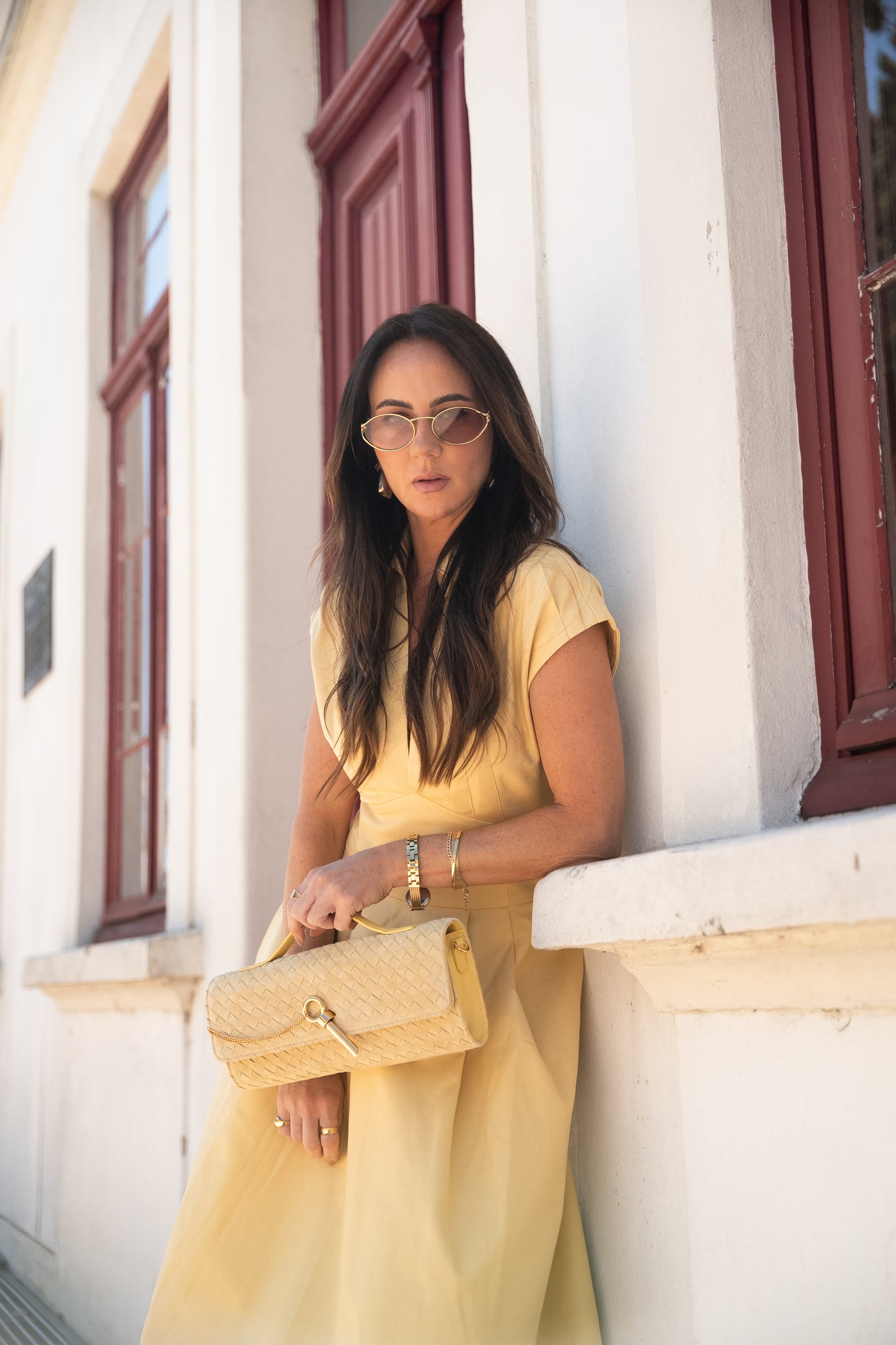 Bolsa Indiara | Couro Camurça Tressê | Amarela com Ferragem Dourada